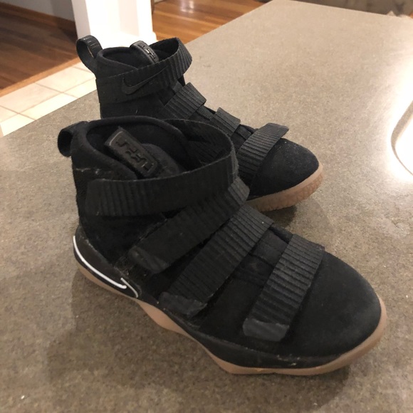 nike lebron soldier 11 youth